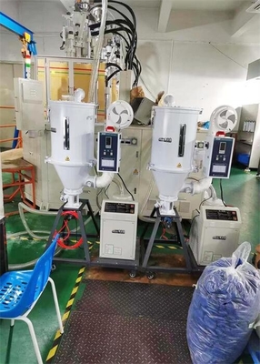 大規模生産のためのプラスチック脱湿ホッパー乾燥機 乾燥シロ グレー色