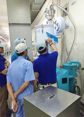 プラスチックのための1台の密集した乾燥のホッパー積込み機ODL-800に付き2台
