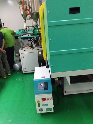 プラスチック注入型の温度調節器の給湯器の単位