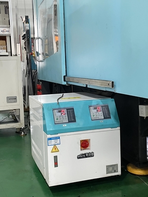 オイルのタイプ プラスチック型の温度調節器の単位3段階380V 50Hz