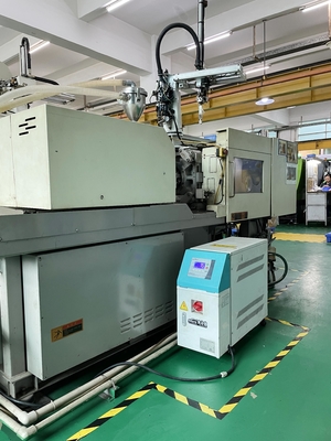 プラスチック部品の生産のためのオイルのタイプ380V 50Hz型の臨時雇用者のコントローラー