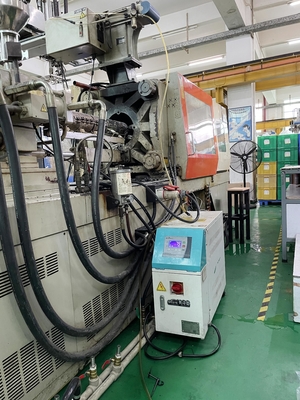 プラスチック部品の生産のためのオイルのタイプ380V 50Hz型の臨時雇用者のコントローラー