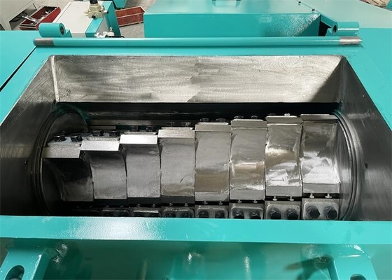 SKD-11欠陥の切断のための高速造粒機3.75KWのプラスチック シュレッダーの造粒機