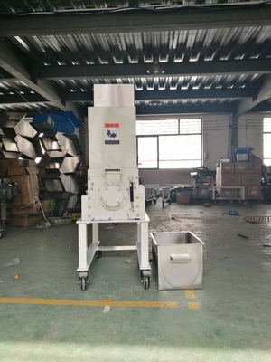白い1.5KW低速プラスチック造粒機の粉砕機OG-1LS容量20のKg/Hの