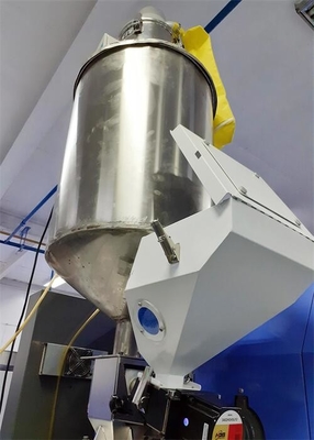 Masterbatch色のプラスチック混合機械プラスチック放出の容積測定のDoser