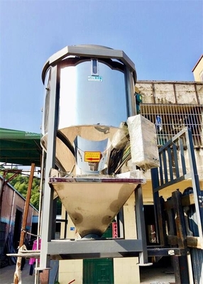 3.75 -7.5KWモーター駆動スクリューのプラスチック混合ドライヤー混合機