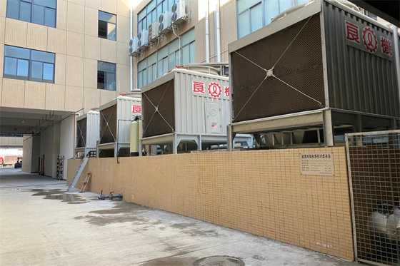 OMCS-60に荷を積むプラスチック工場計画のための混合の中心にされた供給システムの乾燥