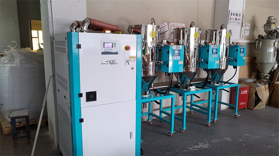 ISO標準脱湿ホッパー乾燥機 容量 40-16000L 4-40 Kw 熱力